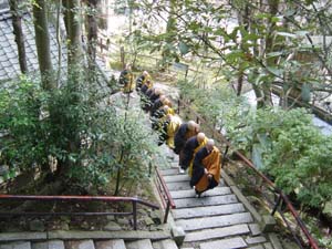 ���󒸓���֐i��