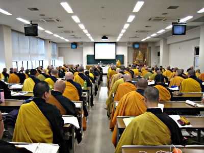 scene_01.jpg(70343 byte)